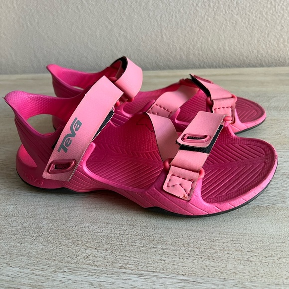 Teva Barracuda Sandals - Picture 1 of 8